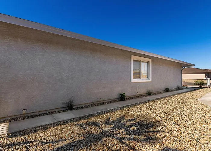 Holiday home Rare Getaway I 2br, Ensuite, Fenced, Sunrises Sun City West